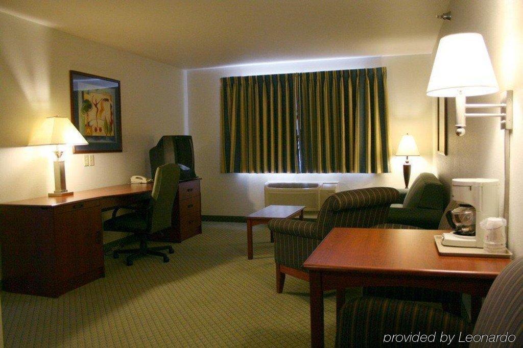 Crossings By Grandstay Inn & Suites Becker Zimmer foto